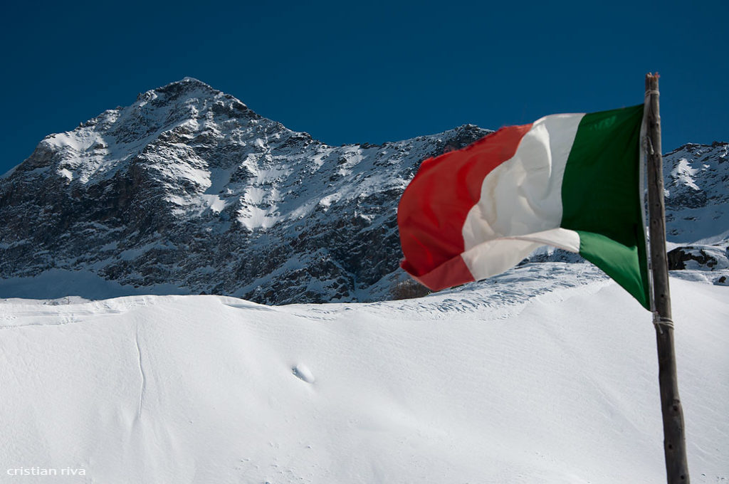 Alpe Prabello, paradiso per le ciaspole: bandiera italiana